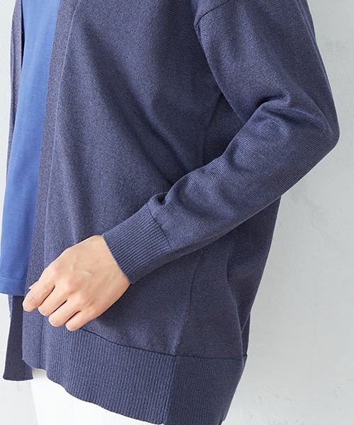 COMME CA ISM(コムサイズム)の「ラメ ニットカーディガン(カーディガン/ボレロ・レディース・ベージュ/ブルー/チャコール・MEDIUM/LARGE)」の5枚目の写真