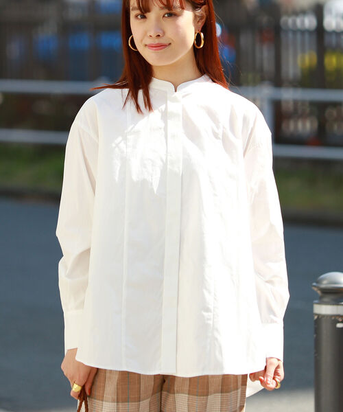 Ray BEAMS(レイビームス)の「Ray BEAMS / バック タック フレア シャツ(シャツ/ブラウス・レディース・ベージュ/ホワイト/ブラック・ONE SIZE)」の4枚目の写真