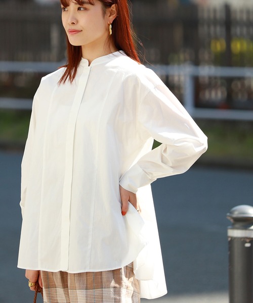 Ray BEAMS(レイビームス)の「Ray BEAMS / バック タック フレア シャツ(シャツ/ブラウス・レディース・ベージュ/ホワイト/ブラック・ONE SIZE)」の2枚目の写真