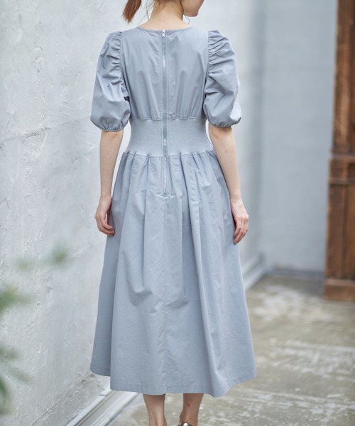 tocco closet（トッコ　クローゼット）の「ウエストリブパワーショルダーコットンワンピース【ZOZO限定カラーあり】（ワンピース・レディース・サックスブルー/アイボリー/グレイッシュベージュ/ライトカーキ/ベージュ・M）」の15枚目の写真