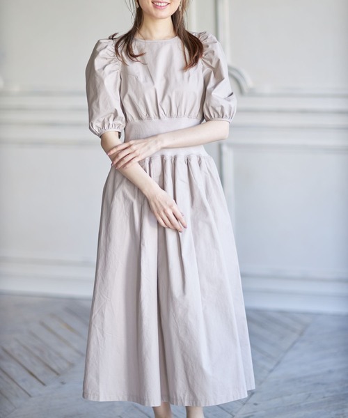 tocco closet（トッコ　クローゼット）の「ウエストリブパワーショルダーコットンワンピース【ZOZO限定カラーあり】（ワンピース・レディース・サックスブルー/アイボリー/グレイッシュベージュ/ライトカーキ/ベージュ・M）」の10枚目の写真