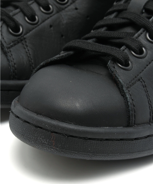 adidas Originals（アディダスオリジナルス）の「ウィメンズ アディダス ファレルウィリアムズ スタンスミス ソリッド PW STAN SMITH SOLID（スニーカー・レディース・ブルー/ブラック/レッド・24cm/23cm/22cm/23.5cm/22.5cm/24.5cm/29.5cm/29cm/25cm/28.5cm）」の10枚目の写真