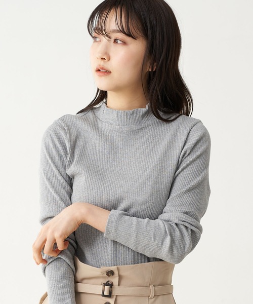 earth music&ecology（アースミュージックアンドエコロジー）の「チェーン柄リブ長袖ハイネックプルオーバー ＊（Tシャツ/カットソー・レディース・サックスブルー/オフホワイト/杢グレー/ブラック/イエロー/ベージュ系その他2・M/S）」の3枚目の写真