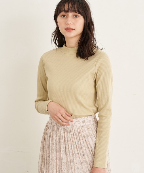 earth music&ecology（アースミュージックアンドエコロジー）の「チェーン柄リブ長袖ハイネックプルオーバー ＊（Tシャツ/カットソー・レディース・サックスブルー/オフホワイト/杢グレー/ブラック/イエロー/ベージュ系その他2・M/S）」の6枚目の写真