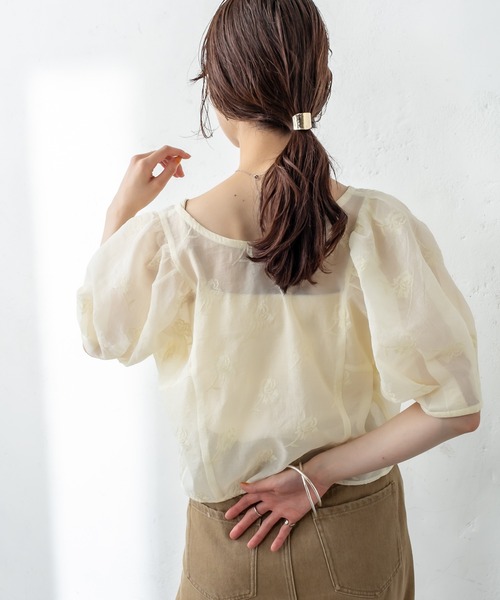 mystic（ミスティック）の「オーガンジー刺繍ブラウス（シャツ/ブラウス・レディース・ベージュ/オフホワイト/ブルー・FREE）」の7枚目の写真