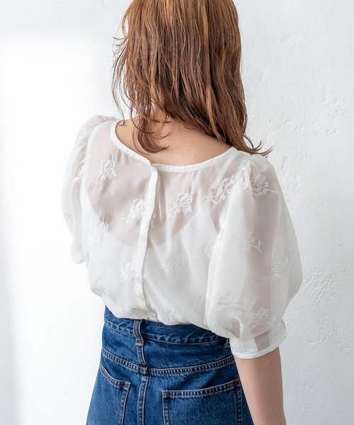 mystic（ミスティック）の「オーガンジー刺繍ブラウス（シャツ/ブラウス・レディース・ベージュ/オフホワイト/ブルー・FREE）」の18枚目の写真
