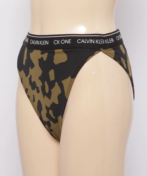 CALVIN KLEIN SWIMWEAR（カルバンクラインスイムウェア）の「CK ONE タンガ ビキニ 水着（水着・レディース・ブラック系その他・M/S/XS）」の2枚目の写真