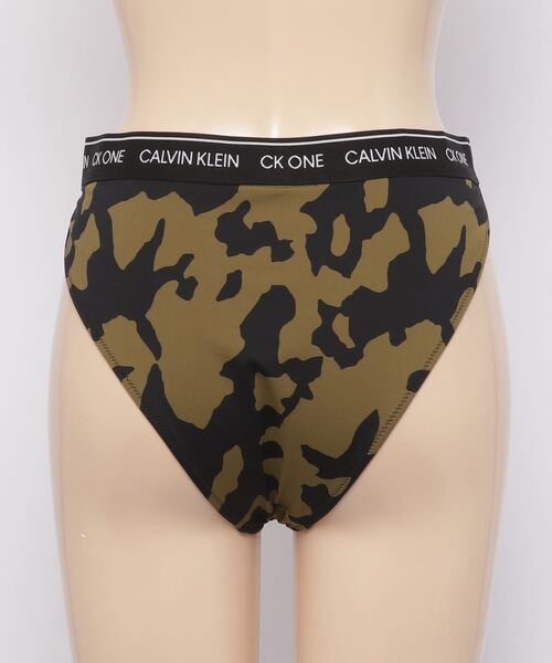 CALVIN KLEIN SWIMWEAR（カルバンクラインスイムウェア）の「CK ONE タンガ ビキニ 水着（水着・レディース・ブラック系その他・M/S/XS）」の3枚目の写真