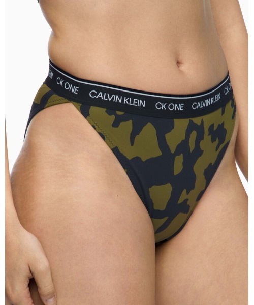 CALVIN KLEIN SWIMWEAR（カルバンクラインスイムウェア）の「CK ONE タンガ ビキニ 水着（水着・レディース・ブラック系その他・M/S/XS）」の4枚目の写真