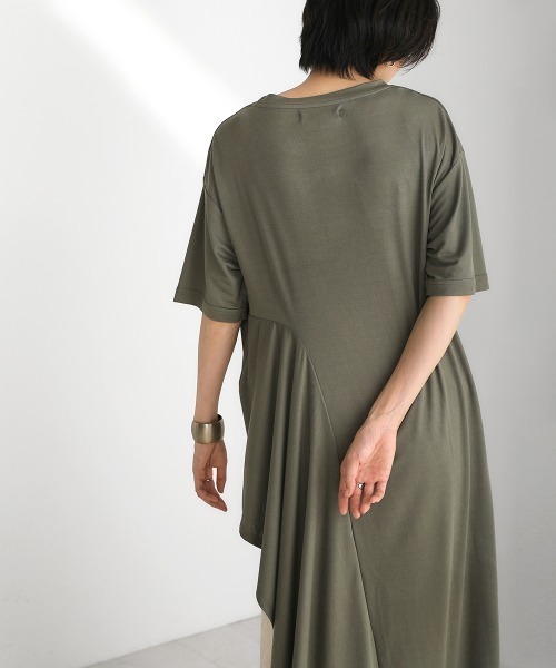 Bou Jeloud(ブージュルード)の「アシンメトリーチュニック(Tシャツ/カットソー・レディース・ブラック/オフホワイト/カーキ・FREE)」の5枚目の写真