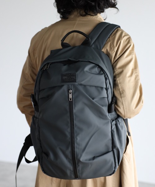 GUSCIO UOMO（グッシオ ウォーモ）の「【グッシオ ウォーモ】撥水ナイロンバックパック　センタファスナー　デイパック リップストップ　本革付属（バックパック/リュック・メンズ・ブラック/グレー/ライトグレー/ネイビー・FREE）」の3枚目の写真