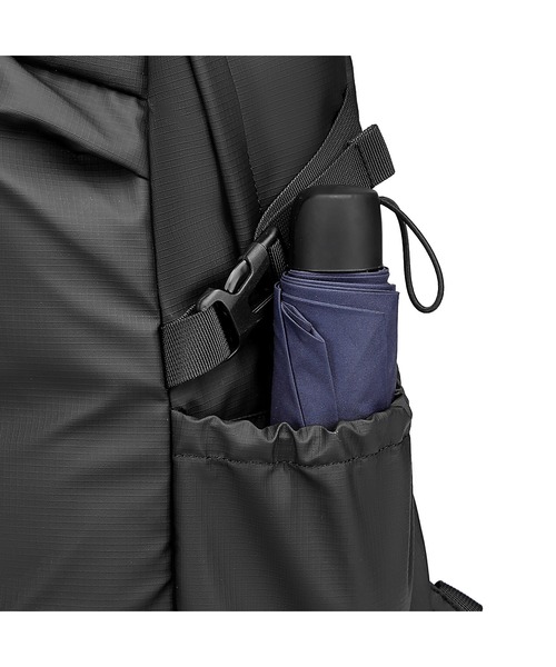 GUSCIO UOMO（グッシオ ウォーモ）の「【グッシオ ウォーモ】撥水ナイロンバックパック　センタファスナー　デイパック リップストップ　本革付属（バックパック/リュック・メンズ・ブラック/グレー/ライトグレー/ネイビー・FREE）」の12枚目の写真