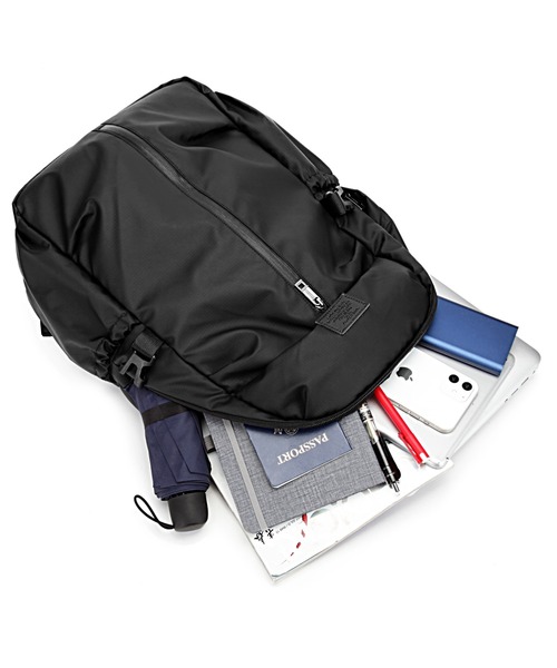 GUSCIO UOMO（グッシオ ウォーモ）の「【グッシオ ウォーモ】撥水ナイロンバックパック　センタファスナー　デイパック リップストップ　本革付属（バックパック/リュック・メンズ・ブラック/グレー/ライトグレー/ネイビー・FREE）」の9枚目の写真