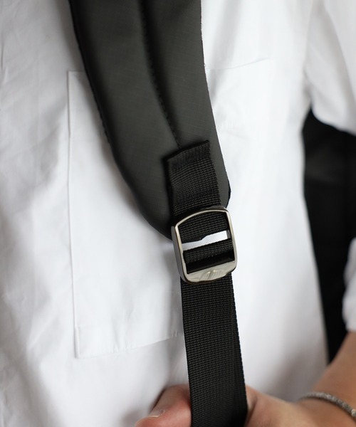 GUSCIO UOMO（グッシオ ウォーモ）の「【グッシオ ウォーモ】撥水ナイロンバックパック　センタファスナー　デイパック リップストップ　本革付属（バックパック/リュック・メンズ・ブラック/グレー/ライトグレー/ネイビー・FREE）」の20枚目の写真