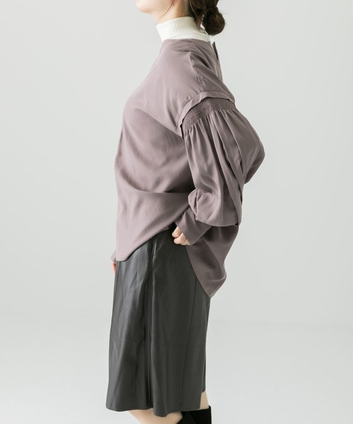LAATO(ラート)の「LANTAN VOLUME BLOUSE(シャツ/ブラウス・レディース・ブラック/ベージュ/パープル・FREE)」の6枚目の写真