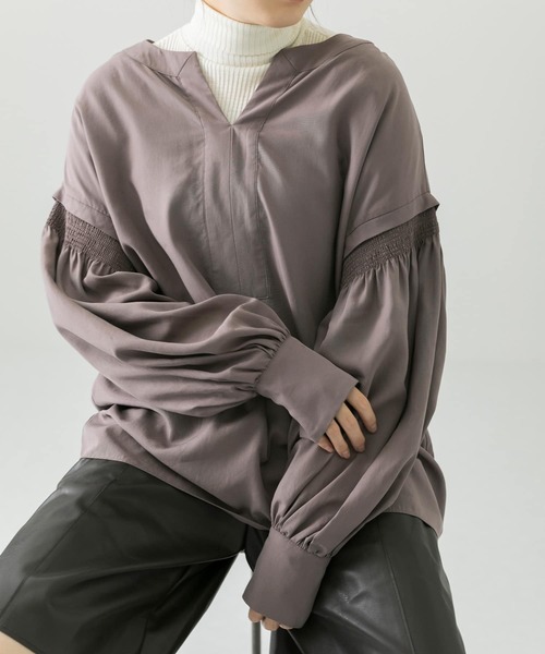 LAATO(ラート)の「LANTAN VOLUME BLOUSE(シャツ/ブラウス・レディース・ブラック/ベージュ/パープル・FREE)」の5枚目の写真