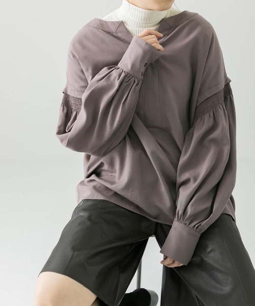 LAATO(ラート)の「LANTAN VOLUME BLOUSE(シャツ/ブラウス・レディース・ブラック/ベージュ/パープル・FREE)」の4枚目の写真