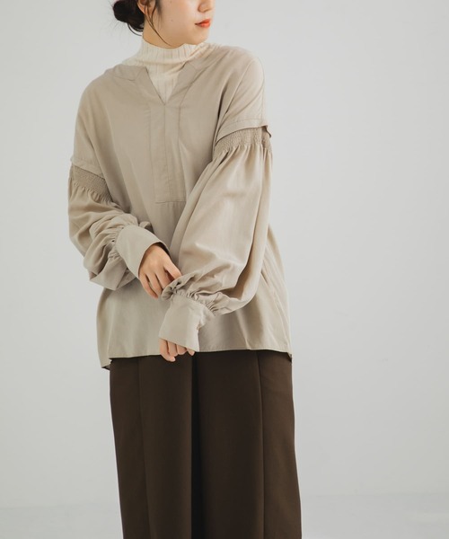 LAATO(ラート)の「LANTAN VOLUME BLOUSE(シャツ/ブラウス・レディース・ブラック/ベージュ/パープル・FREE)」の14枚目の写真