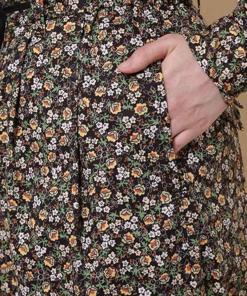 KEITA MARUYAMA（ケイタマルヤマ）の「【KEITA MARUYAMA】アソート総柄テーパードパンツ（その他パンツ・レディース・ブラック/ブラウン/ブルー・MEDIUM/LARGE）」の15枚目の写真