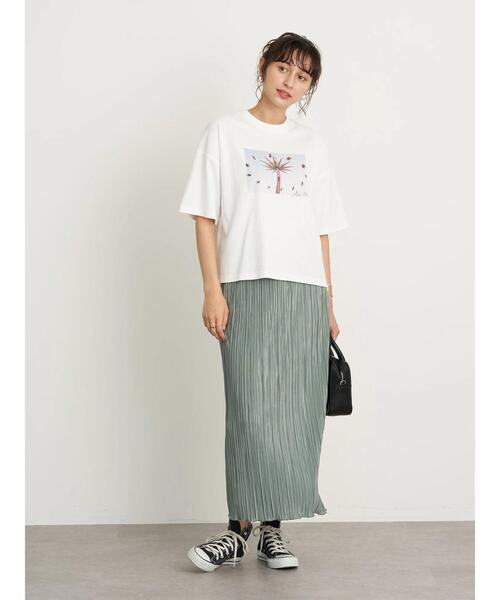 earth music&ecology（アースミュージックアンドエコロジー）の「エモーショナルフォトプリントTシャツ ＊（Tシャツ/カットソー・レディース・アイボリー/イエロー/サックスブルー/ブラック・FREE）」の19枚目の写真