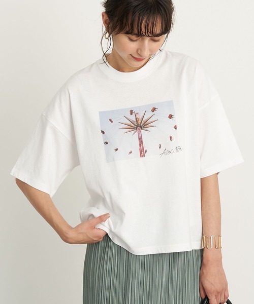 earth music&ecology（アースミュージックアンドエコロジー）の「エモーショナルフォトプリントTシャツ ＊（Tシャツ/カットソー・レディース・アイボリー/イエロー/サックスブルー/ブラック・FREE）」の2枚目の写真