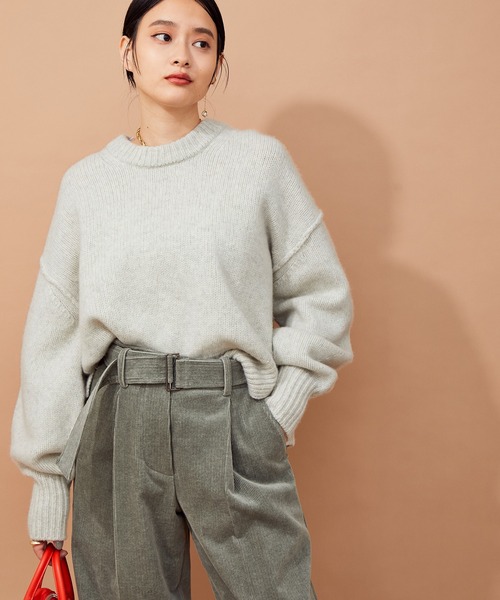 ADAM ET ROPE'(アダムエロペ)の「【一部カラーセットアップ対応】タスマニアウールクロップドプルオーバー(ニット/セーター・レディース・チャコールグレー/オフホワイト/イエロー系その他/ダークラベンダー・FREE)」の2枚目の写真