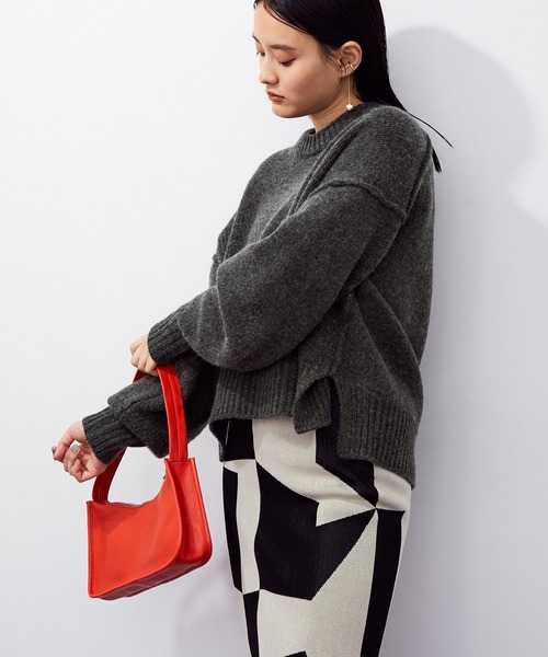 ADAM ET ROPE'(アダムエロペ)の「【一部カラーセットアップ対応】タスマニアウールクロップドプルオーバー(ニット/セーター・レディース・チャコールグレー/オフホワイト/イエロー系その他/ダークラベンダー・FREE)」の3枚目の写真