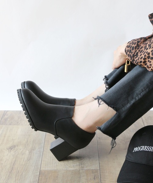 Fin（フィン）の「タンクソールショートブーティー（ブーツ・レディース・ブラック/キャメル・23.5cm/22.5cm/24.5cm/23cm/24cm/25cm）」の2枚目の写真