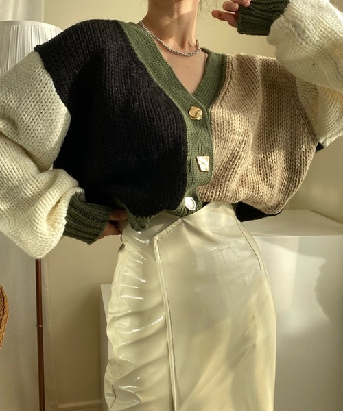 Jewelobe(ジュエローブ)の「配色ニットカーディガン(カーディガン/ボレロ・レディース・ブラウン/カーキ/アイボリー・FREE)」の3枚目の写真