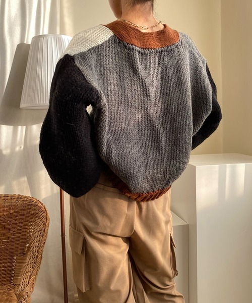 Jewelobe(ジュエローブ)の「配色ニットカーディガン(カーディガン/ボレロ・レディース・ブラウン/カーキ/アイボリー・FREE)」の11枚目の写真