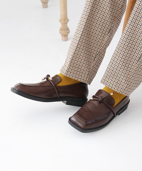 Crisp（クリスプ）の「リボンスクエアトゥローファー（ローファー・レディース・ブラック/ブラウン・38/37）」の4枚目の写真