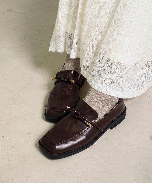 Crisp（クリスプ）の「リボンスクエアトゥローファー（ローファー・レディース・ブラック/ブラウン・38/37）」の14枚目の写真