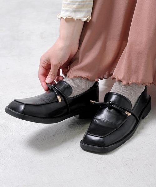 Crisp（クリスプ）の「リボンスクエアトゥローファー（ローファー・レディース・ブラック/ブラウン・38/37）」の21枚目の写真