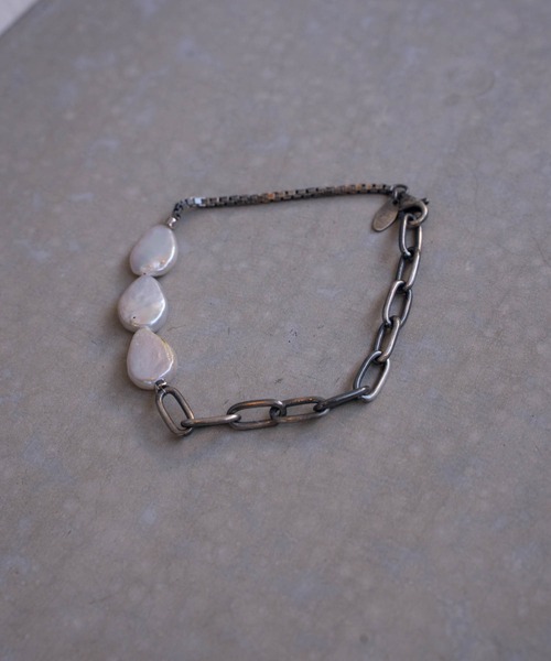 Iroquois（イロコイ）の「PEARL MIX BRACELET（ブレスレット・メンズ・シルバー/アンティークシルバー・FREE）」の2枚目の写真