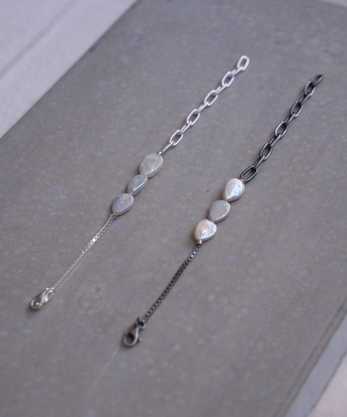 Iroquois（イロコイ）の「PEARL MIX BRACELET（ブレスレット・メンズ・シルバー/アンティークシルバー・FREE）」の3枚目の写真