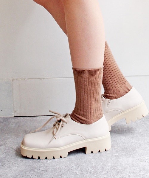 byあしながおじさん（バイアシナガオジサン）の「厚底レースアップシューズ　-8710421（その他シューズ・レディース・ブラック/グレイッシュベージュ/アイボリー・LL/L/S/M）」の2枚目の写真