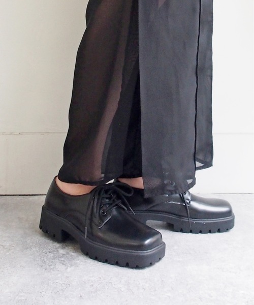 byあしながおじさん（バイアシナガオジサン）の「厚底レースアップシューズ　-8710421（その他シューズ・レディース・ブラック/グレイッシュベージュ/アイボリー・LL/L/S/M）」の3枚目の写真