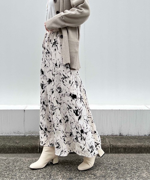 PICCIN(ピッチン)の「フロッキープリントマーメイドスカート(スカート・レディース・ブラック/オフホワイト・M/L)」の2枚目の写真