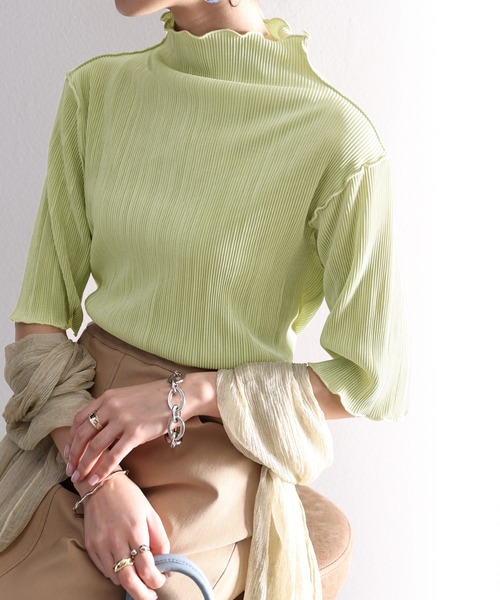 classicalelf（クラシカルエルフ）の「プリーツLOVER。2wayメロープリーツハイネック5分袖トップス（Tシャツ/カットソー・レディース・アイボリー/ライトグレー/グレー/ブラック/モカ/ピンクベージュ/ライトグリーン/グレイッシュベージュ・X-LARGE/MEDIUM/LARGE/SMALL）」の7枚目の写真