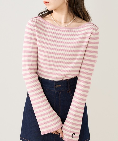 袖刺繍ボートネックリブニット