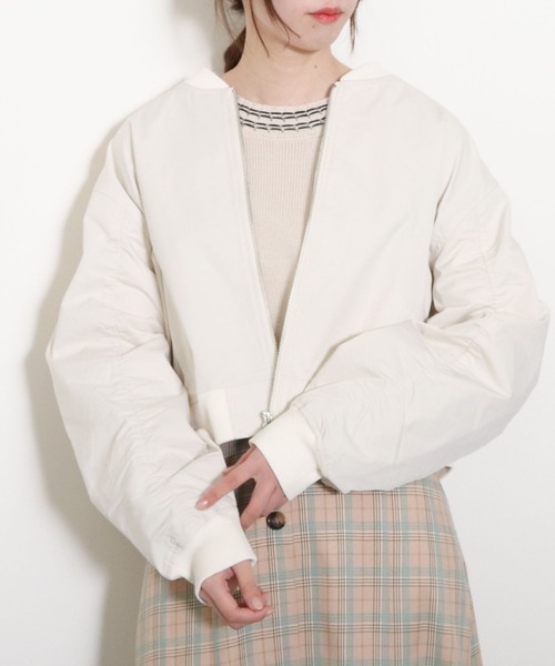 archives（アルシーヴ）の「袖ギャザーＭＡ－１（MA-1・レディース・チャコールグレー/アイボリー/シルバーグレー・MEDIUM）」の10枚目の写真