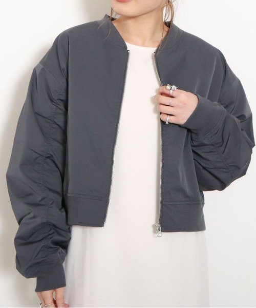 archives（アルシーヴ）の「袖ギャザーＭＡ－１（MA-1・レディース・チャコールグレー/アイボリー/シルバーグレー・MEDIUM）」の20枚目の写真