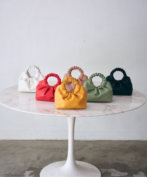 SETUP7（セットアップセブン）の「【SETUP7】サークルハンドルプリーツバッグ KNF（ショルダーバッグ・レディース・ホワイト/ブラック/レッド/ピンク/イエロー/グリーン・FREE）」の7枚目の写真