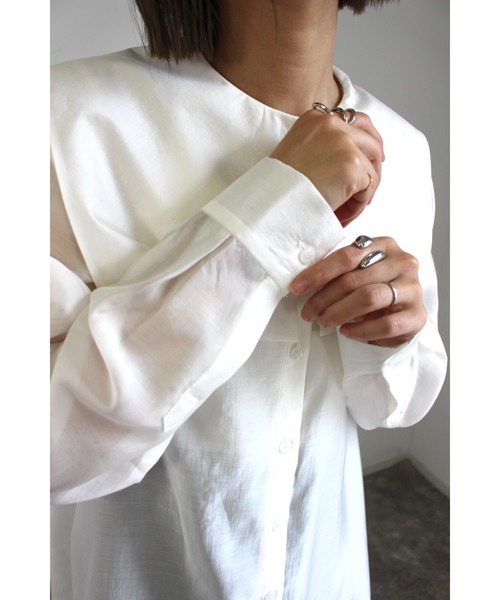 MLI'A（エムリア）の「セーラーカラーシャツ（シャツ/ブラウス・レディース・オフホワイト/ブラック/ネイビー・M）」の8枚目の写真