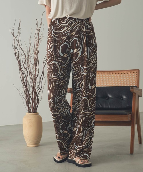 VACANCY（ヴァカンシー）の「マルチウェーブ柄セットアップストレートイージーパンツ/アソート柄（その他パンツ・レディース・ブルー/その他/ナチュラル/ブラウン・FREE/MEDIUM/TALL）」の2枚目の写真