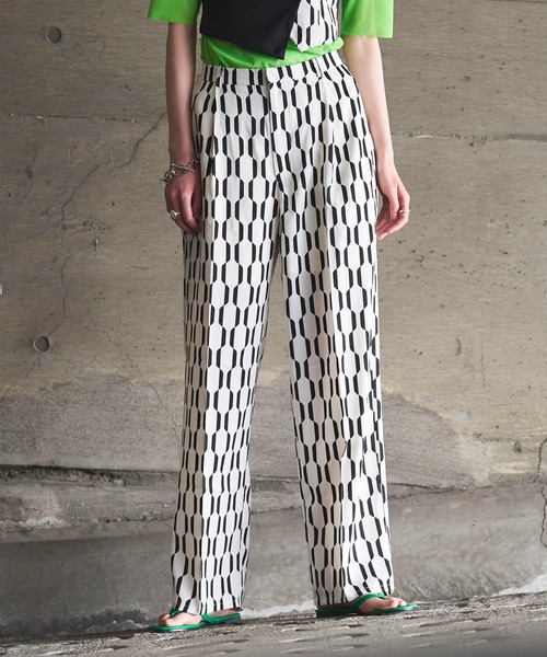 VACANCY（ヴァカンシー）の「マルチウェーブ柄セットアップストレートイージーパンツ/アソート柄（その他パンツ・レディース・ブルー/その他/ナチュラル/ブラウン・FREE/MEDIUM/TALL）」の5枚目の写真