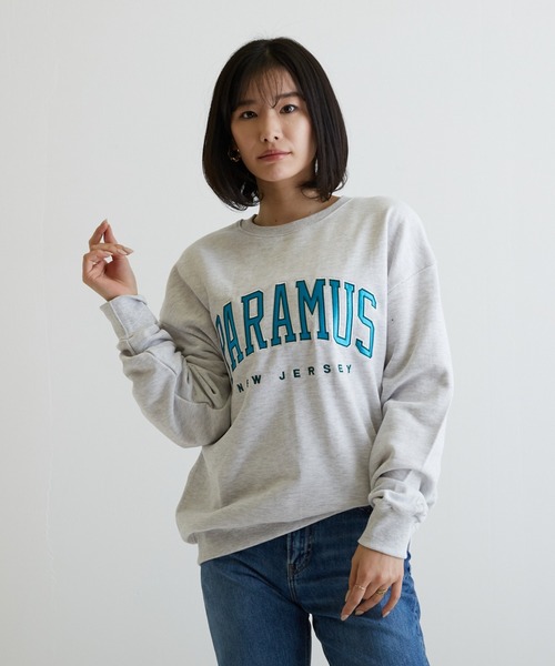 VIBGYOR（ヴィブジョー）の「【CHICHI】PARAMUS MINNESOTA LOGO / パラマス ミネソタ アーチロゴ 配色刺繍 クルーネック スウェット（スウェット・レディース・ネイビー/グリーン/グレー系その他・FREE）」の12枚目の写真