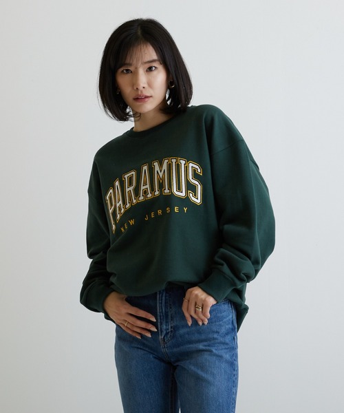 VIBGYOR（ヴィブジョー）の「【CHICHI】PARAMUS MINNESOTA LOGO / パラマス ミネソタ アーチロゴ 配色刺繍 クルーネック スウェット（スウェット・レディース・ネイビー/グリーン/グレー系その他・FREE）」の4枚目の写真