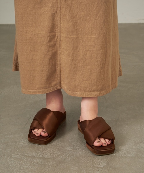 LE TALON（ルタロン）の「GRISE  PUFFクロスサンダル（サンダル・レディース・ベージュ/ブラウン/グリーン・SMALL/MEDIUM/LARGE/X-LARGE/X-SMALL）」の18枚目の写真