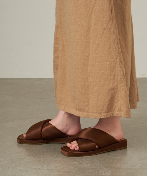 LE TALON（ルタロン）の「GRISE  PUFFクロスサンダル（サンダル・レディース・ベージュ/ブラウン/グリーン・SMALL/MEDIUM/LARGE/X-LARGE/X-SMALL）」の19枚目の写真